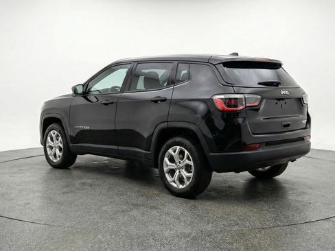 Used 2025 Jeep Compass Latitude image 6
