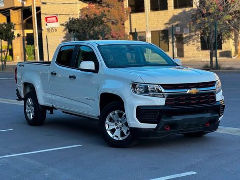 Used 2021 Chevrolet Colorado W/T AWD/4WD image 2