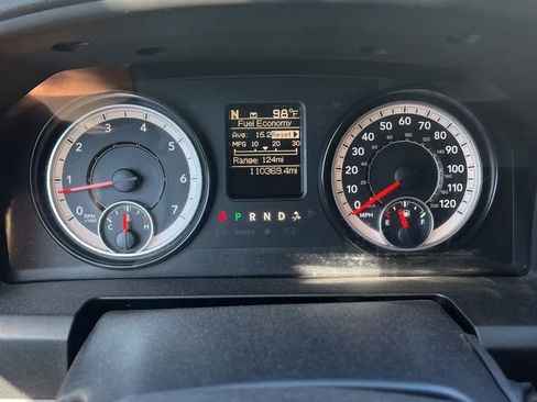Used 2017 RAM 2500 Tradesman w/ Chrome Appearance Group image 15