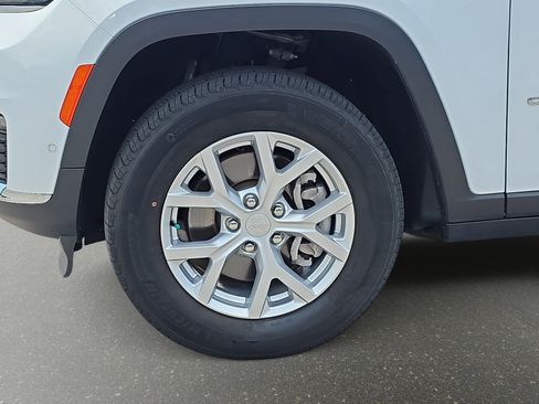 Certified 2023 Jeep Grand Cherokee L Limited w/ Luxury Tech Group II AWD/4WD image 26