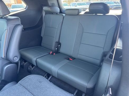 Used 2026 GMC Acadia AT4 w/ Luxury Package image 15