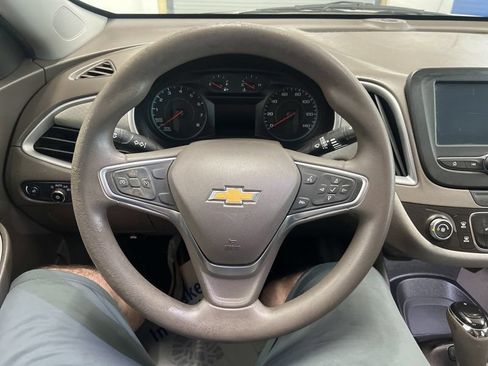 Used 2018 Chevrolet Malibu LS FWD image 23
