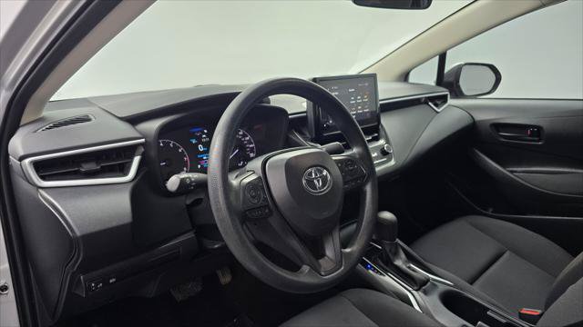 Used 2025 Toyota Corolla LE FWD image 23