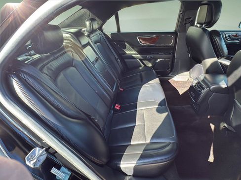 Used 2017 Lincoln Continental Select w/ Climate Package AWD/4WD image 21