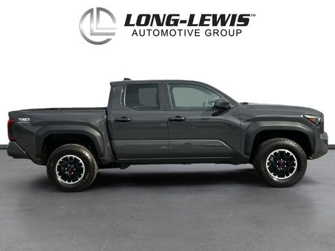 Used 2025 Toyota Tacoma TRD Off-Road AWD/4WD image 8