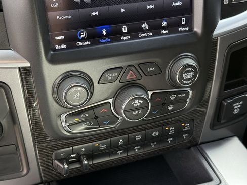 Used 2018 RAM 3500 Laramie Longhorn image 21