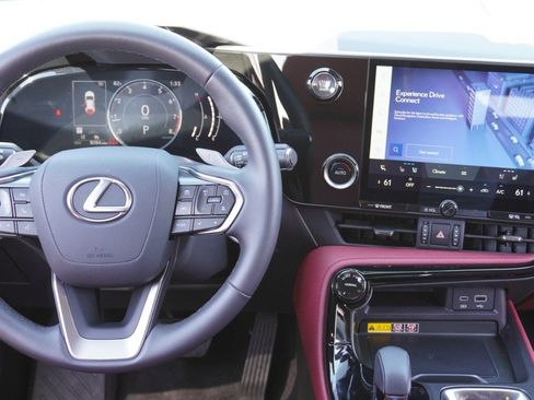 Used 2025 Lexus NX 250 FWD w/ Accessory Package (Z1) image 28