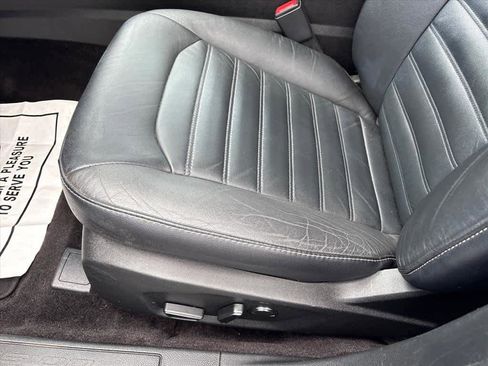Used 2017 Ford Fusion Energi SE FWD image 22