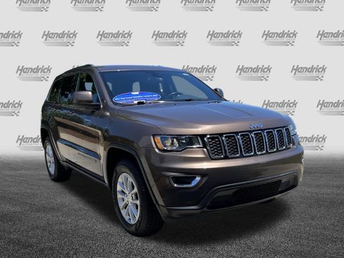 Used 2021 Jeep Grand Cherokee Laredo AWD/4WD image 2