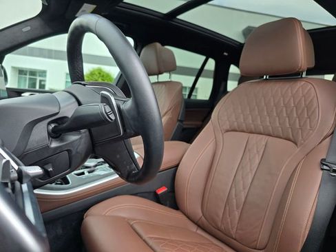 Used 2024 BMW X5 xDrive40i w/ Premium Package AWD/4WD image 19