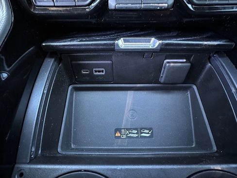 Used 2021 GMC Yukon Denali w/ Denali Premium Package image 34