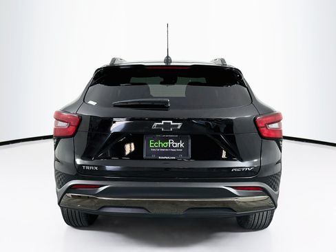 Used 2025 Chevrolet Trax ACTIV FWD image 7