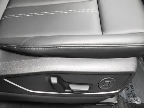 Certified 2025 Audi Q5 Premium w/ Convenience Package image 23