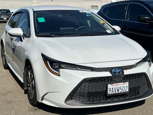 Used 2022 Toyota Corolla LE FWD image 3