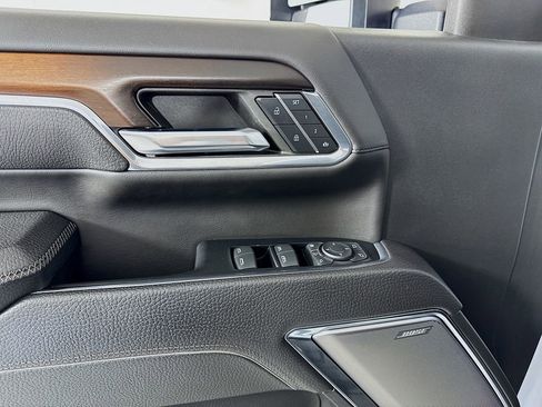 Used 2024 GMC Sierra 2500 Denali w/ Denali Reserve Package image 17