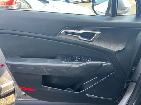 Used 2023 Kia Sportage LX image 21