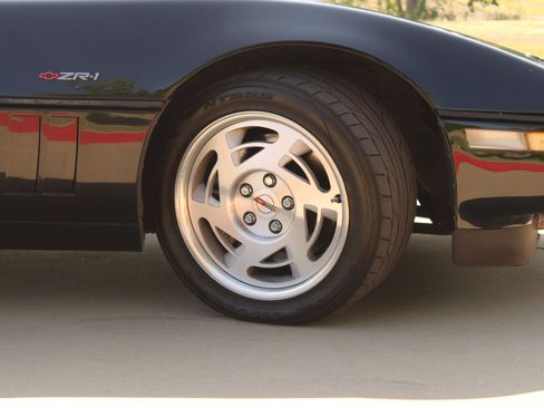 Used 1990 Chevrolet Corvette ZR-1 RWD image 35