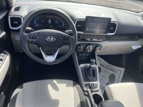 Certified 2024 Hyundai Venue SEL FWD image 9
