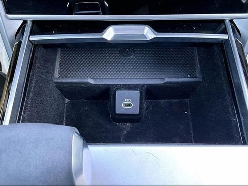 Used 2024 Land Rover Range Rover Long Wheelbase SE image 19