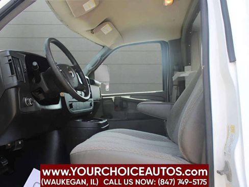Used 2009 GMC Savana 3500 RWD image 16