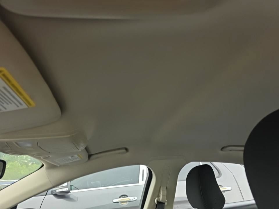 Used 2020 Ford Fusion SE FWD image 12