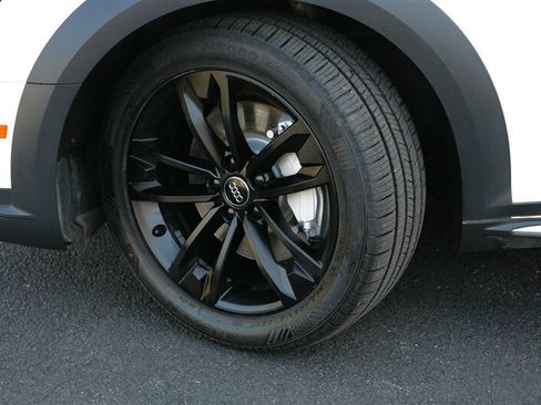 Used 2018 Audi A4 2.0T allroad Premium Plus AWD/4WD image 3