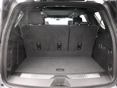 Used 2024 Chevrolet Tahoe High Country image 33