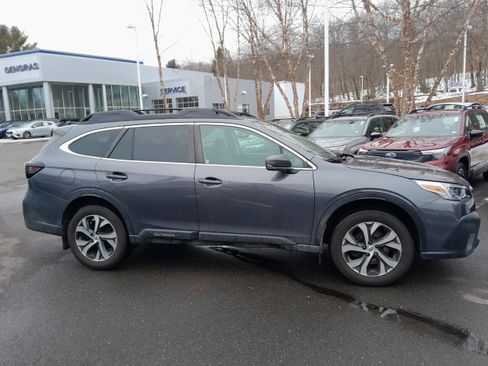Used 2020 Subaru Outback Limited image 8