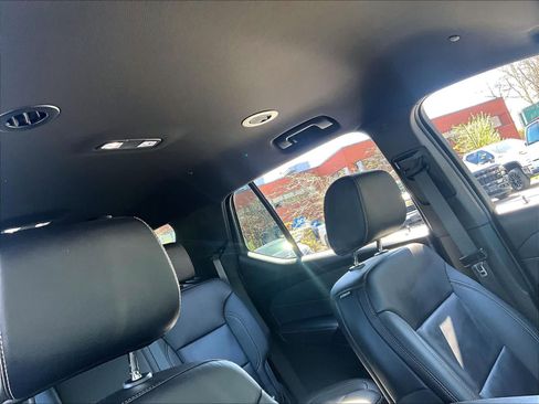 Used 2023 Chevrolet Traverse LT AWD/4WD image 23