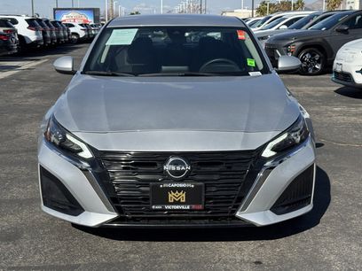 Used 2023 Nissan Altima 2.5 SV