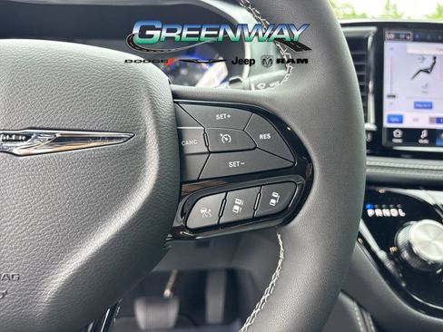 New 2026 Chrysler Pacifica Limited w/ S Appearance Package image 30