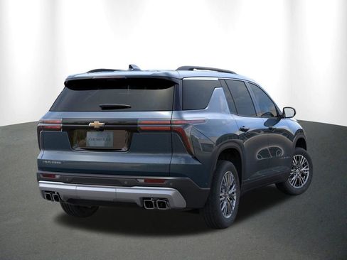 New 2026 Chevrolet Traverse LT w/ Driver Confidence Package FWD image 5