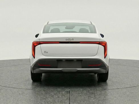 Used 2025 Kia K4 LXS image 7