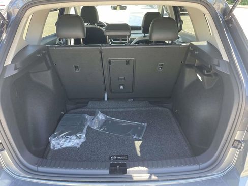 New 2026 Volkswagen Taos SE FWD image 8