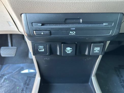 Used 2022 Honda Odyssey Touring image 23