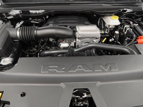 New 2026 RAM 1500 4x4 Crew Cab image 36