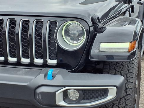 Used 2023 Jeep Wrangler Unlimited Sahara w/ Cold Weather Group AWD/4WD image 12