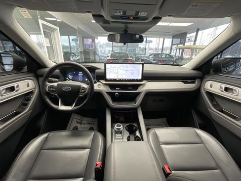 Used 2025 Ford Explorer Active w/ Active Comfort Package image 21