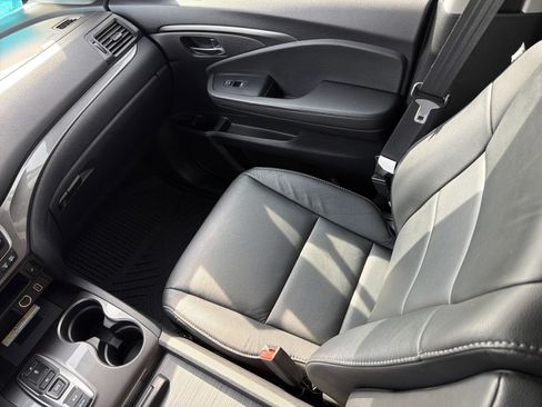 Used 2021 Honda Pilot Special Edition image 11