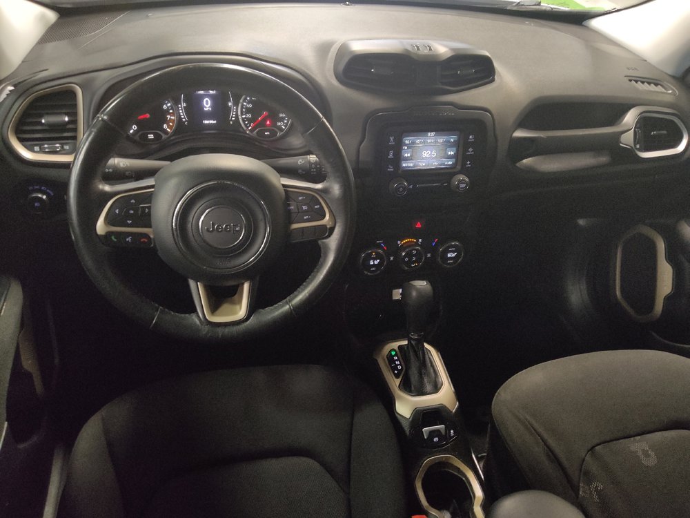 Used 2016 Jeep Renegade Latitude w/ Popular Equipment Group FWD image 22