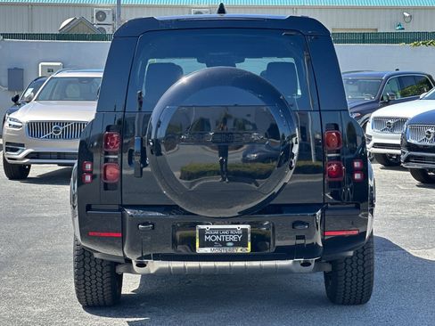 New 2024 Land Rover Defender 130 X-Dynamic SE image 4