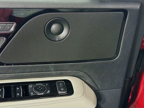 New 2026 Lincoln Aviator Reserve image 19