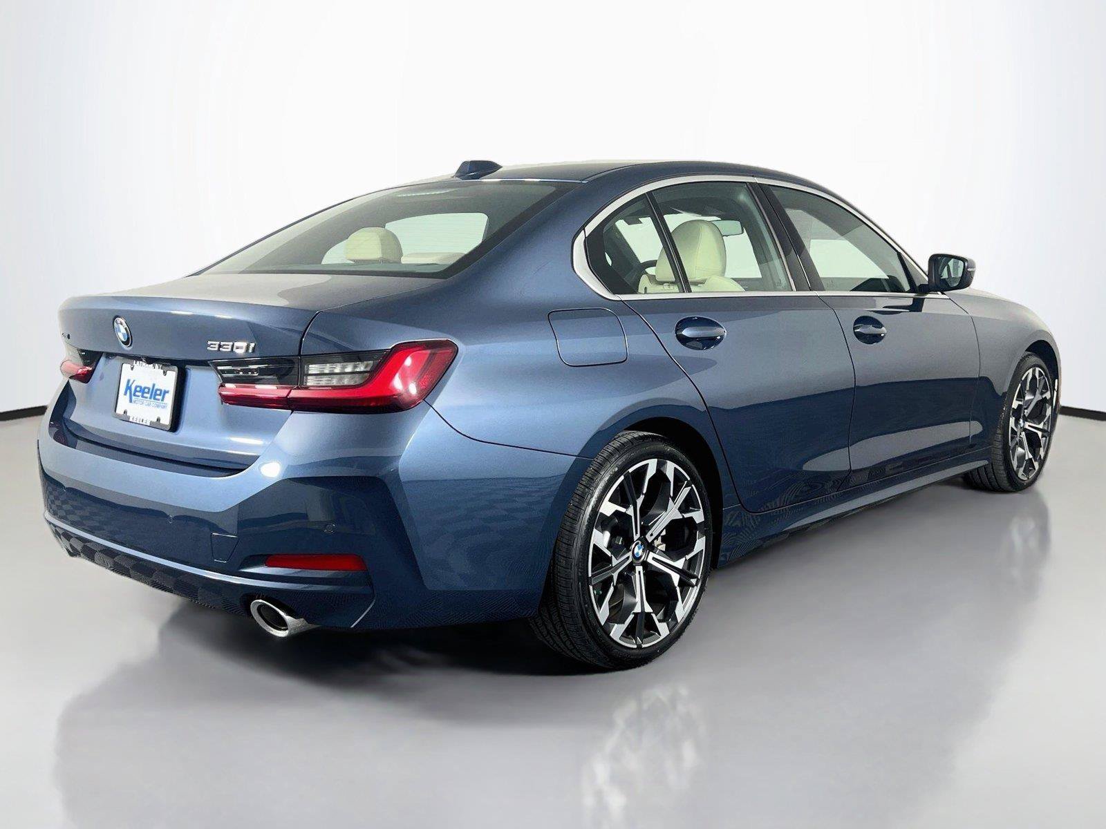 Used 2026 BMW 330i xDrive Sedan w/ Convenience Package AWD/4WD image 6