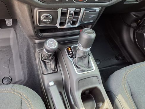 New 2025 Jeep Gladiator Sport image 16