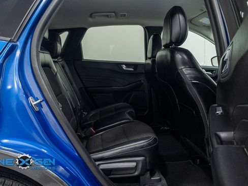Used 2023 Ford Escape SE image 32