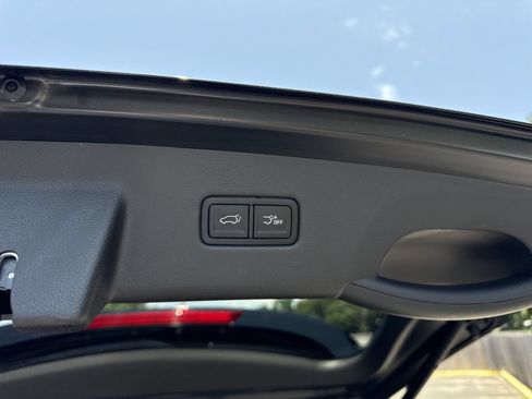 Used 2024 Kia Carnival SX Prestige FWD image 40