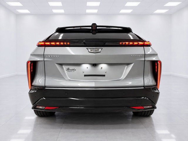 Used 2024 Cadillac Lyriq Luxury AWD/4WD image 8