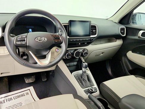 Used 2024 Hyundai Venue SEL image 13
