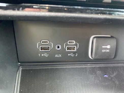 Used 2025 Jeep Grand Cherokee Limited w/ Luxury Tech Group II image 12