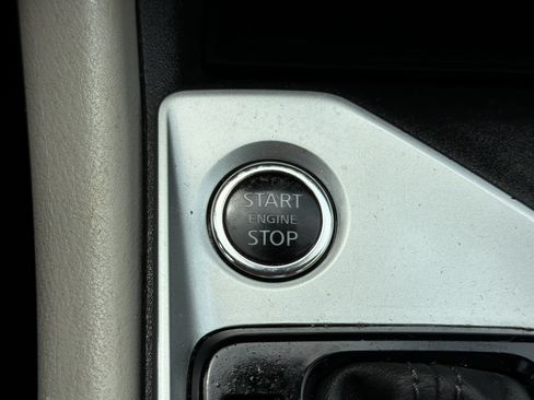 Used 2025 Nissan Altima 2.5 SV FWD image 9